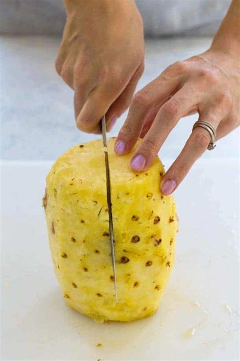 How To Slice A Pineapple Into Wedges