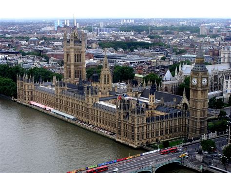 Der big ben in london ist das wahrzeichen der stadt. Big Ben von oben Foto & Bild | architektur, profanbauten ...