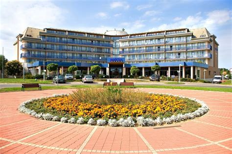 Gateway gardens is minutes away. HOTEL PARK INN**** | Termál Sarvár, Super ubytování