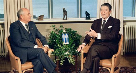 Raïssa maximovna titarenko naît en sibérie le 5 janvier 1932 à roubtsovsk d'un père employé des chemins de fer. Trump: The Anti-Gorbachev - Institute for Policy Studies
