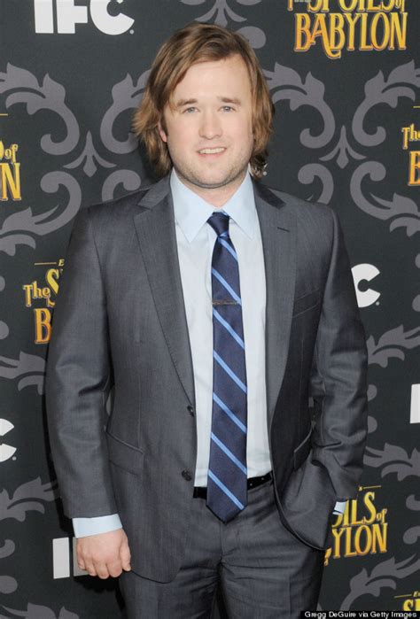 When he was four years old, haley joel osment had his picture taken by a stranger as he and his mother walked through the front doors of ikea. Haley Joel Osment Still Hears From M. Night Shyamalan ...