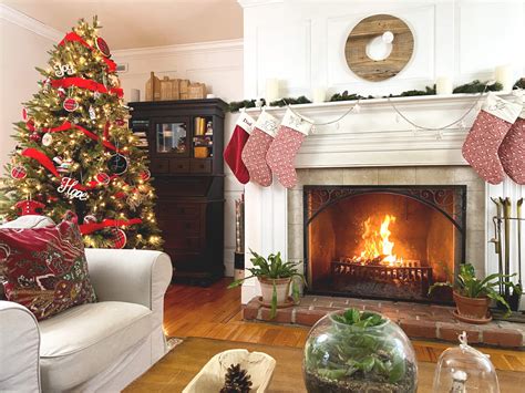 Gorgeous Farmhouse Red Christmas Fireplace Mantel Decor With Christmas