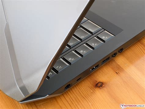 Alienware 17 R3 Notebook Review Reviews