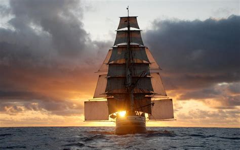Tropical Sailing With Stunsails Classic Sailing Sailing Tall Ships