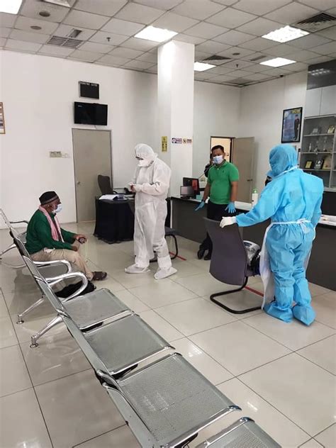 Sering disingkat hiv) adalah dua spesies lentivirus penyebab aids. Dibawa ke hospital sebab ada simptom, lelaki ke Balai ...