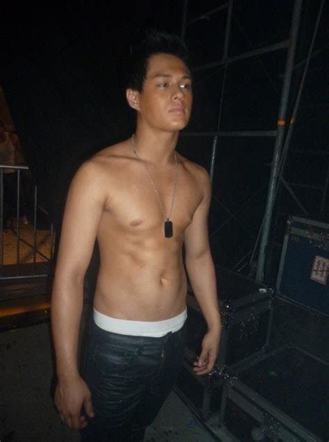 Enrique Gil Shows Off Underwear At Cosmo Bachelor Bash 2011 The Best Top