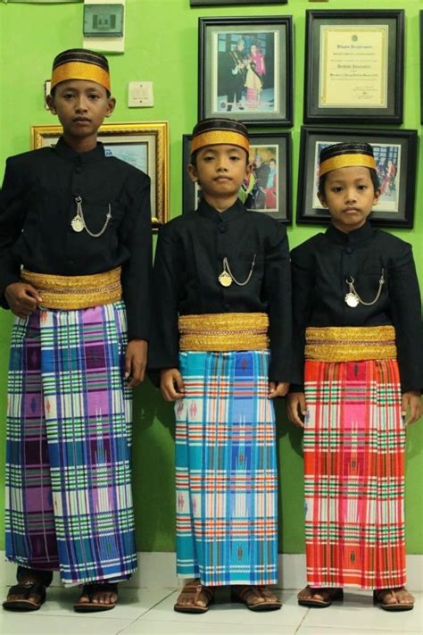 Pakaian Adat Sulawesi Selatan Nama Keterangan Gambar