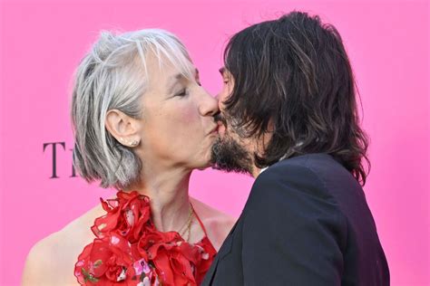 Keanu Reeves And Girlfriend Alexandra Grant Share Rare Public Kiss Ktvz