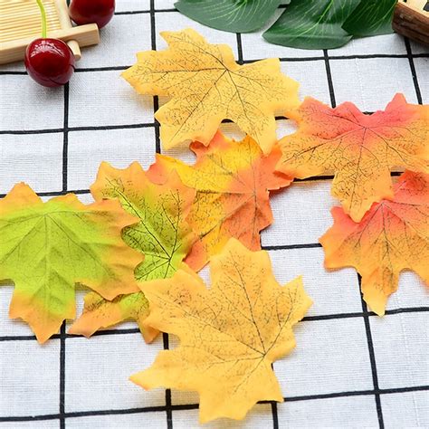 100pcslot Silk 8cm Artificial Maple Leaves For Home Wedding Party