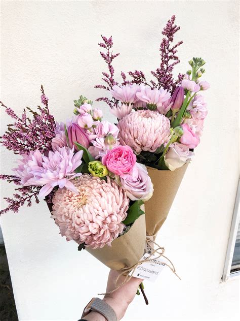 From the laneway eateries of the cbd to the golden shore of st.kilda beach fresh flowers is proud to offer only the best. All about pinks, with a hint of daffodil today ...