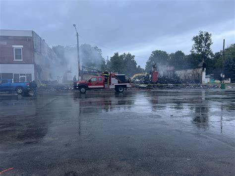 Fire Crews Battle Fire At Luther Grocery Hardware Store 9and10 News