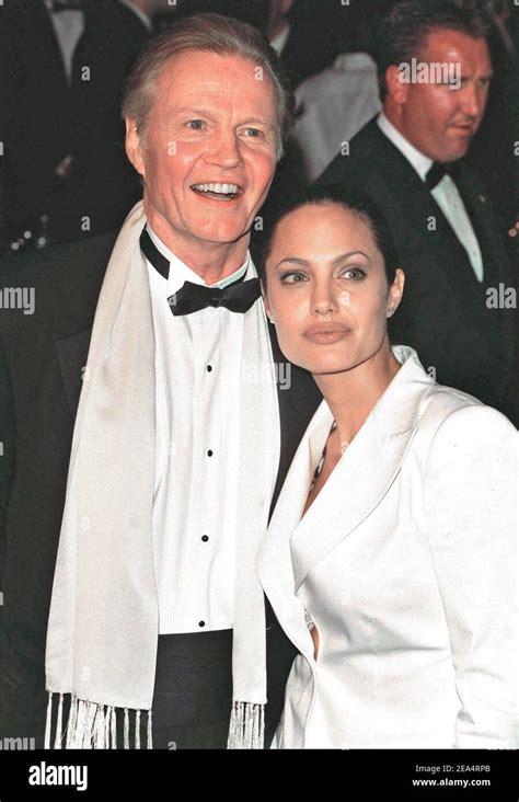 John Voight And Angelina Jolie Hi Res Stock Photography And Images Alamy