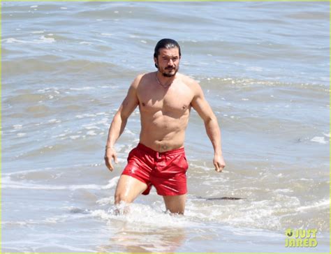 Orlando Bloom Shows Off Fit Physique During Day At The Beach In Santa Barbara Photo
