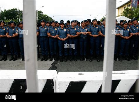 Quezon City Philippines 24th July 2017 About A Hundred Female Police Officers Stand In The