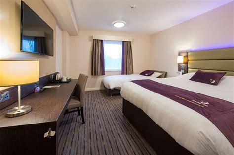 They feature a telephone, a private bathroom and heating. Premier Inn Maidenhead Town Centre - UPDATED 2018 Hotel ...
