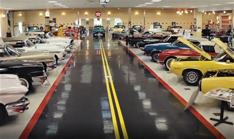 Vernon's Antique Car Museum - Swift Current - Newfoundland and Labrador