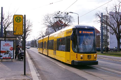 Die Straßenbahn In Dresden Haltestelle Königsheimplatz