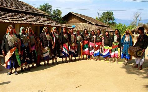 cérémonie d accueil rana tharu ethnie tribe nepal philippe guy nepal guys tribe