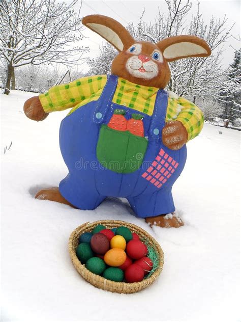 An Easter Bunny In Snow Stock Image Image Of Hjahr 183890755