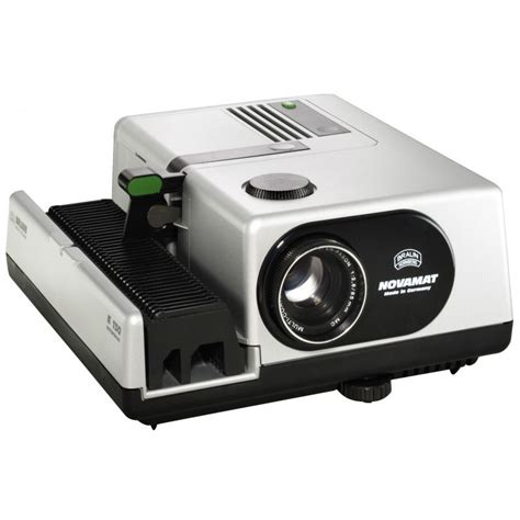 Braun Novomat E 130 Autofocus Slide Projector Widescreen Centre