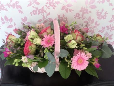 T Basket Roses Fresh Flowers Trug Free Same Day Delivery Aylesbury