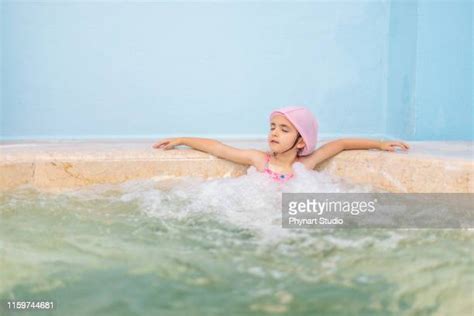 Largest Hot Tub Photos Et Images De Collection Getty Images