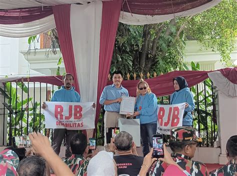 Relawan Jokowi Bersatu 08 Yang Diketuai Oleh Silvia Devi Soembarto Mendeklarasikan Dukungan