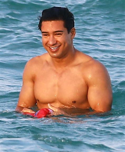 Shirtless Mario Lopez With Wife In Miami Beach Pictures Popsugar