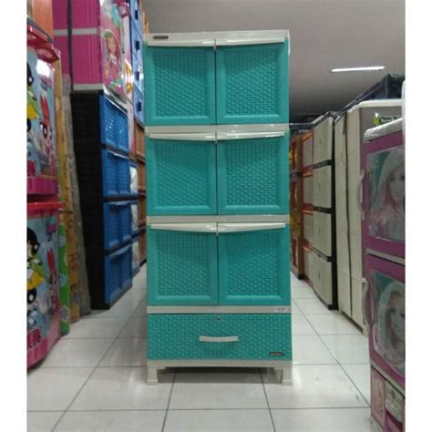 Dimensi produk panjang 43,5 cm, lebar 43 cm, tinggi 93 cm, terdiri dari 2 laci, 1 pintu dengan 2 kompartemen, ukuran packing panjang. Harga Lemari Plastik 4 Pintu Napolly - LEMARIWEUH