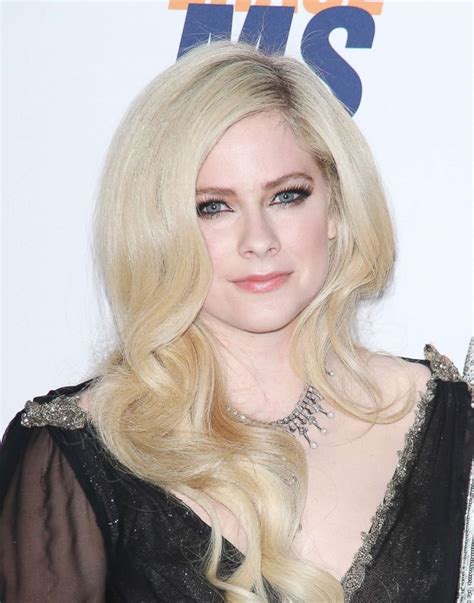 Avril Lavigne Releases Emotional Single Head Above Water After Long