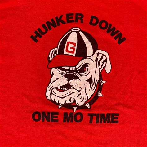 Vintage Georgia Bulldogs Larry Munson Hunker Down T Shirt
