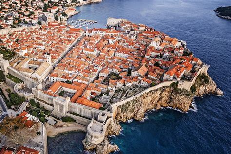 In the last 24 hours, 110 samples were processed, and a total of 74,596 samples have been analysed since th. PAX - Dubrovnik dit non au sur-tourisme de croisière