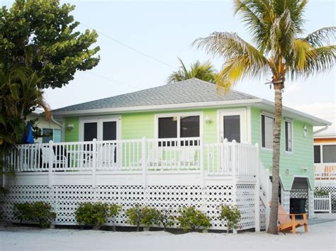 Last Call For These Quaint Beach Cottages Ft Myers Beach Fl Naples