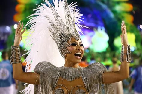 Carnaval 2020 Sabrina Sato Sensualiza Na Sapucaí Veja Fotos