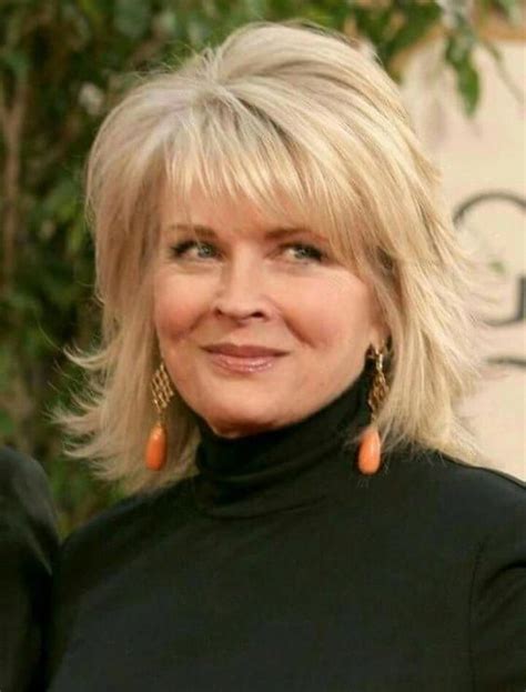 If the contour is not too pronounced, there is a double chin, excess weight, this must be taken into account. 25 Chin Length Bob Hairstyles That Will Stun You in 2019 ...