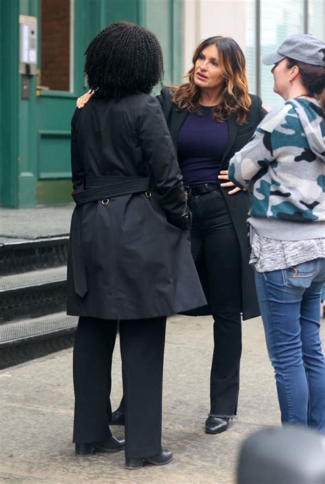 Law Order Updates On Twitter RT Daily Mariska More Photos From Set Yesterday