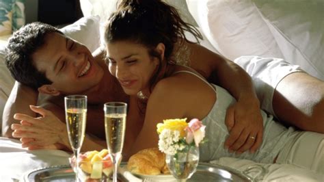 10 Romantic Stay At Home Date Ideas