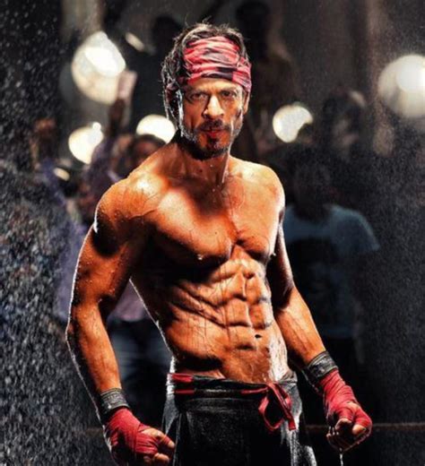 Watch When Shah Rukh Khan Flaunted His Eight Pack Abs And Then Blushed