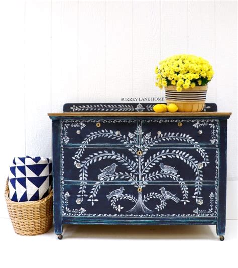 This chalk paint is wonderful! Oxford Navy Folk Art Chest by Surrey Lane Home | Annie Sloan
