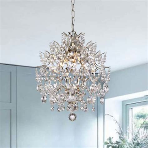 9 Brilliant Master Bedroom Chandelier Ideas For Luxury And Glamour