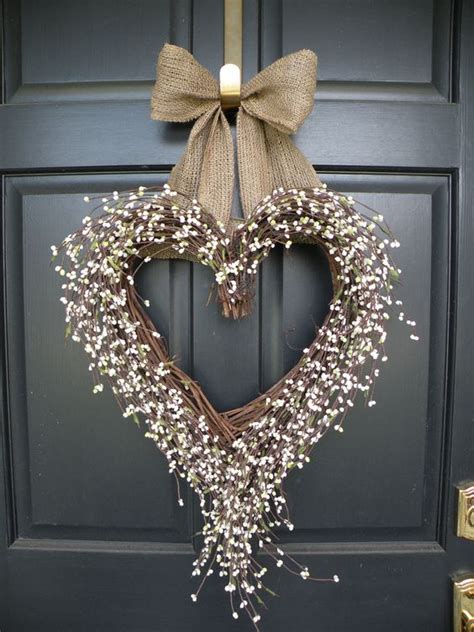 Diy Lovely Heart Shaped Valentines Wreath Ideas