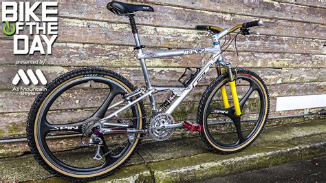 It focuses on culture, in addition to offering music and sporting events. GT RTS 2 - 1995 - JDM's Bike Check - Vital MTB
