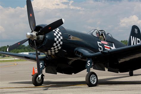 Vought F 4u Corsair Sitting On Tarmac Ready To Take Off In Oakl
