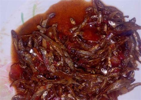 Tia mayai katika karanga na kisha zichanganye. Jinsi Ya Kupika Fried Omena : Jinsi Ya Kupika Fried Omena ...