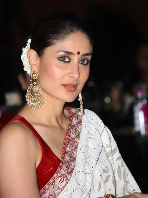 Kareena Kapoor Looking Gorgeous In Saree Other Hq Unwatermarked Pics Wallpaper Gallery