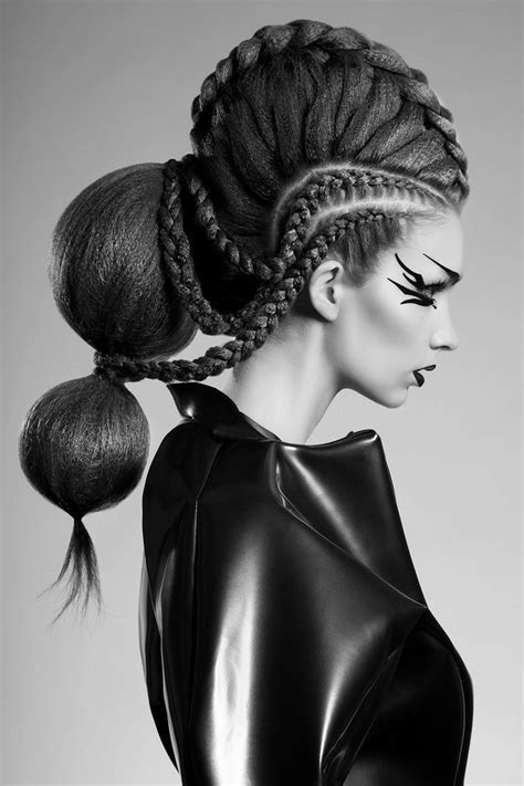 Pin By Pedro Alcoitia On Fashion In 2020 Artistic Hair Avant Garde