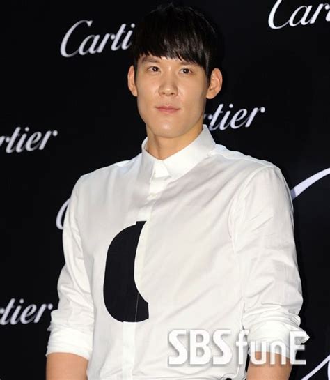 19 просмотров 3 года назад. 단독 '마린보이' 박태환, 미모의 무용학도와 열애 '럽스타그램 ...