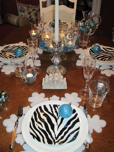 These fun, creative new year's eve party ideas are perfect for the whole family. Opulent Cottage: New Year's Eve Dinner Party & Tablescape