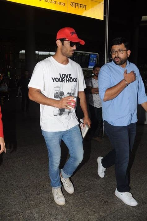 Sushant Singh Rajputs Recent Look Is Basically Every Middleclass Guy At The Airport