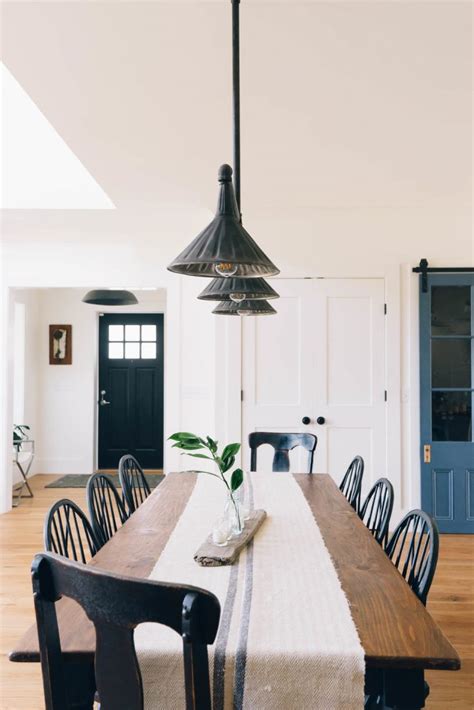 Farmhouse Style Black Windsor Dining Chairs For Every
